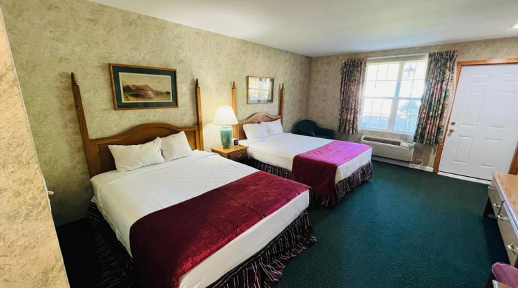 Comfortable room at Colonel Williams Resort in Lake George